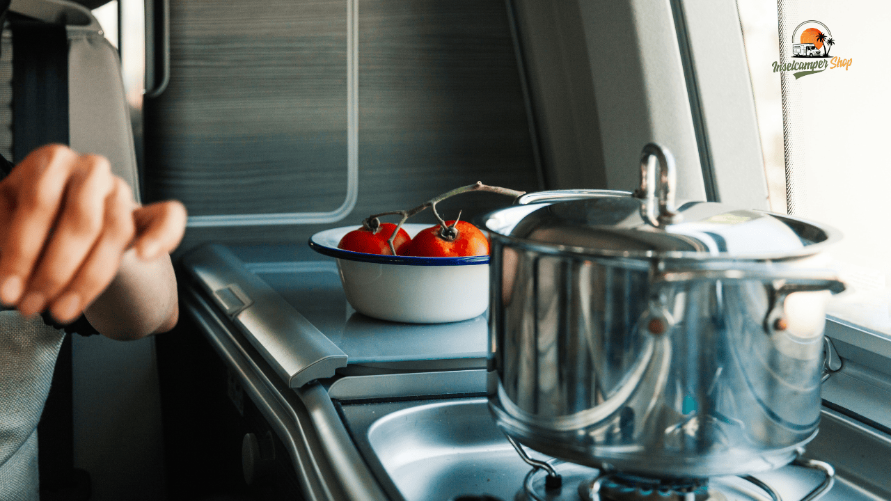 Grundausstattung Wohnmobil Küche