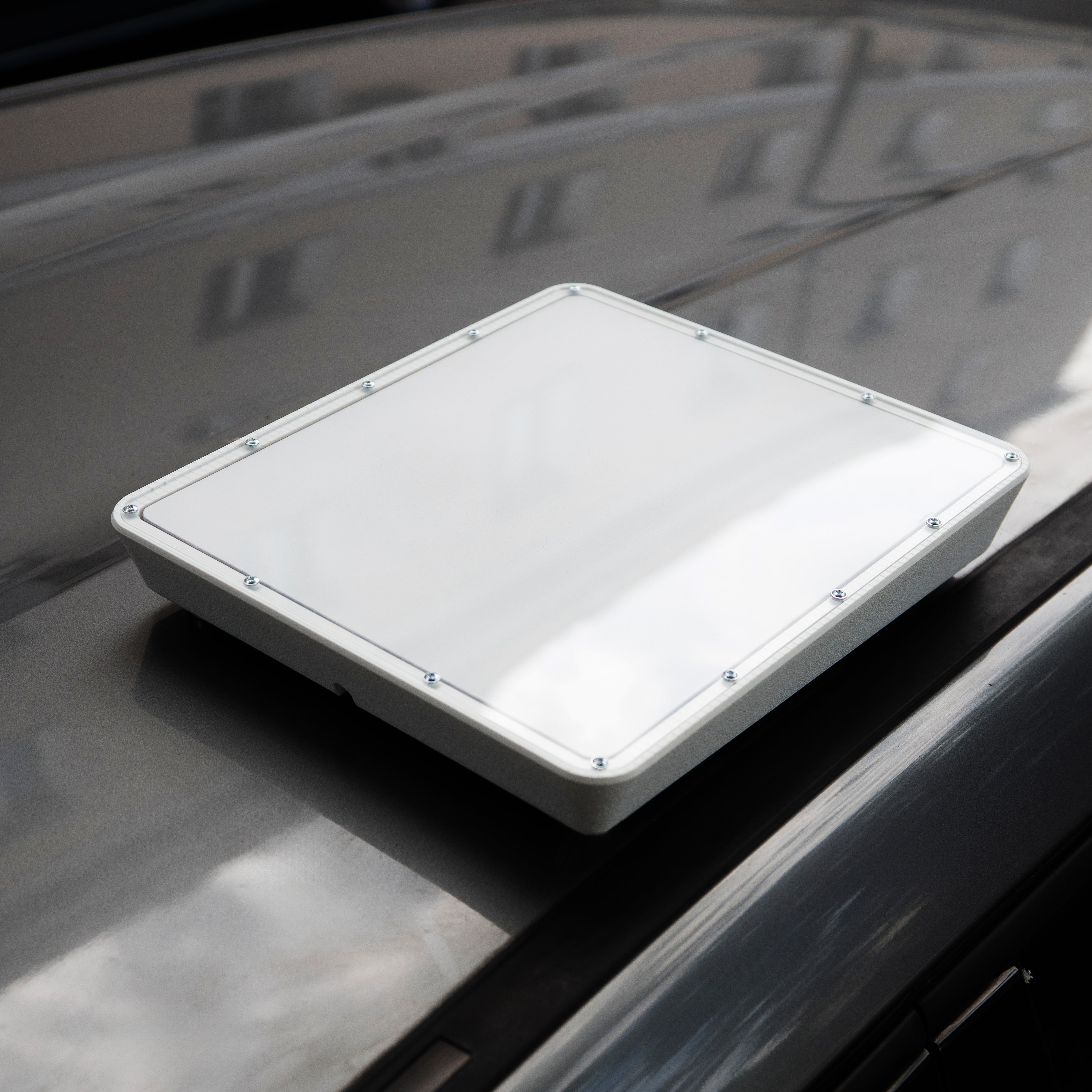 Starlink Mini Halterung mit Plexiglasscheibe & Spoiler für Wohnmobil Dach