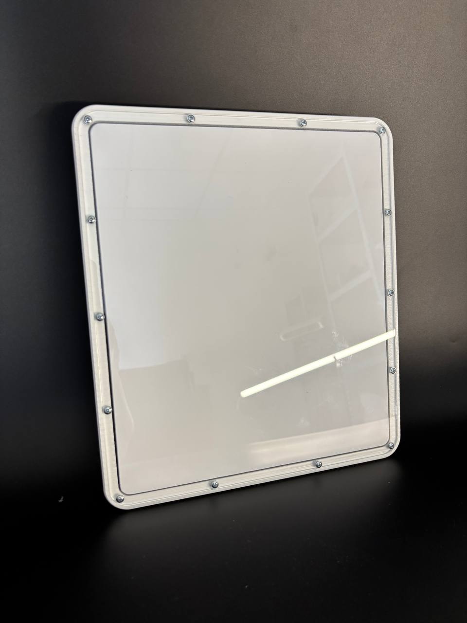 Starlink Mini Halterung mit Plexiglasscheibe & Spoiler für Wohnmobil Dach