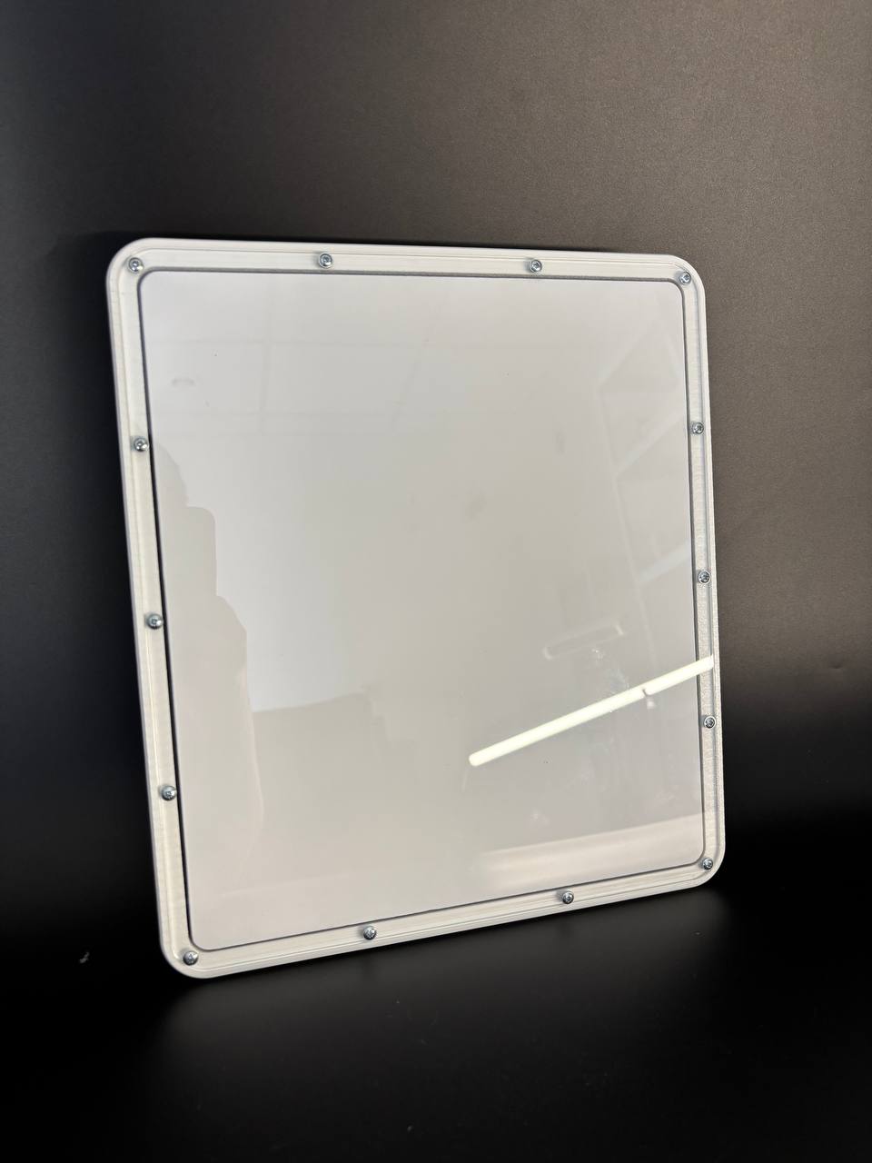 Starlink Mini Halterung mit Plexiglasscheibe & Spoiler für Wohnmobil Dach