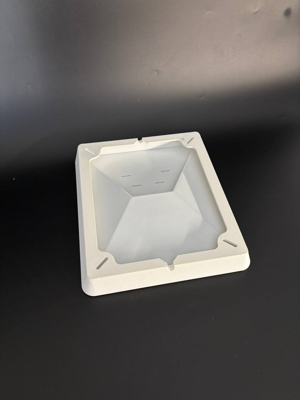 Starlink Mini Halterung mit Plexiglasscheibe & Spoiler für Wohnmobil Dach