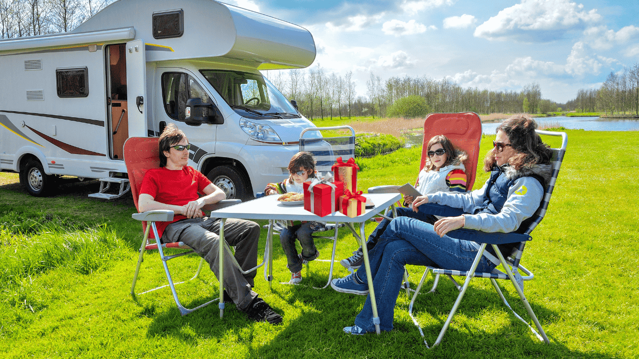 Geschenke für Camper: Die 45 besten Geschenkideen für Wohnmobil- & Vanlife-Fans (2025)
