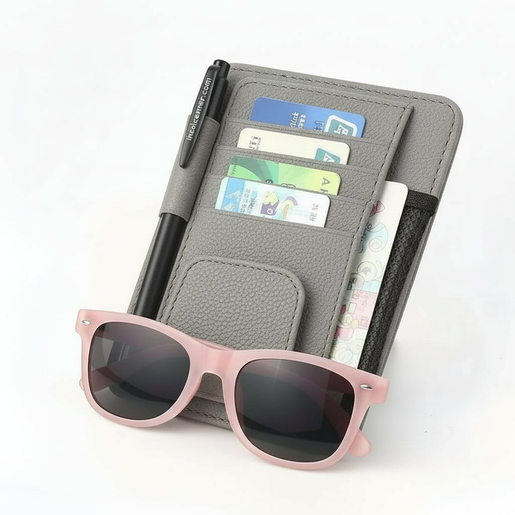 Organizer für Camper Sonnenblende, Brillenhalter, Kartenhalter mit Kreditkarten abgebildet